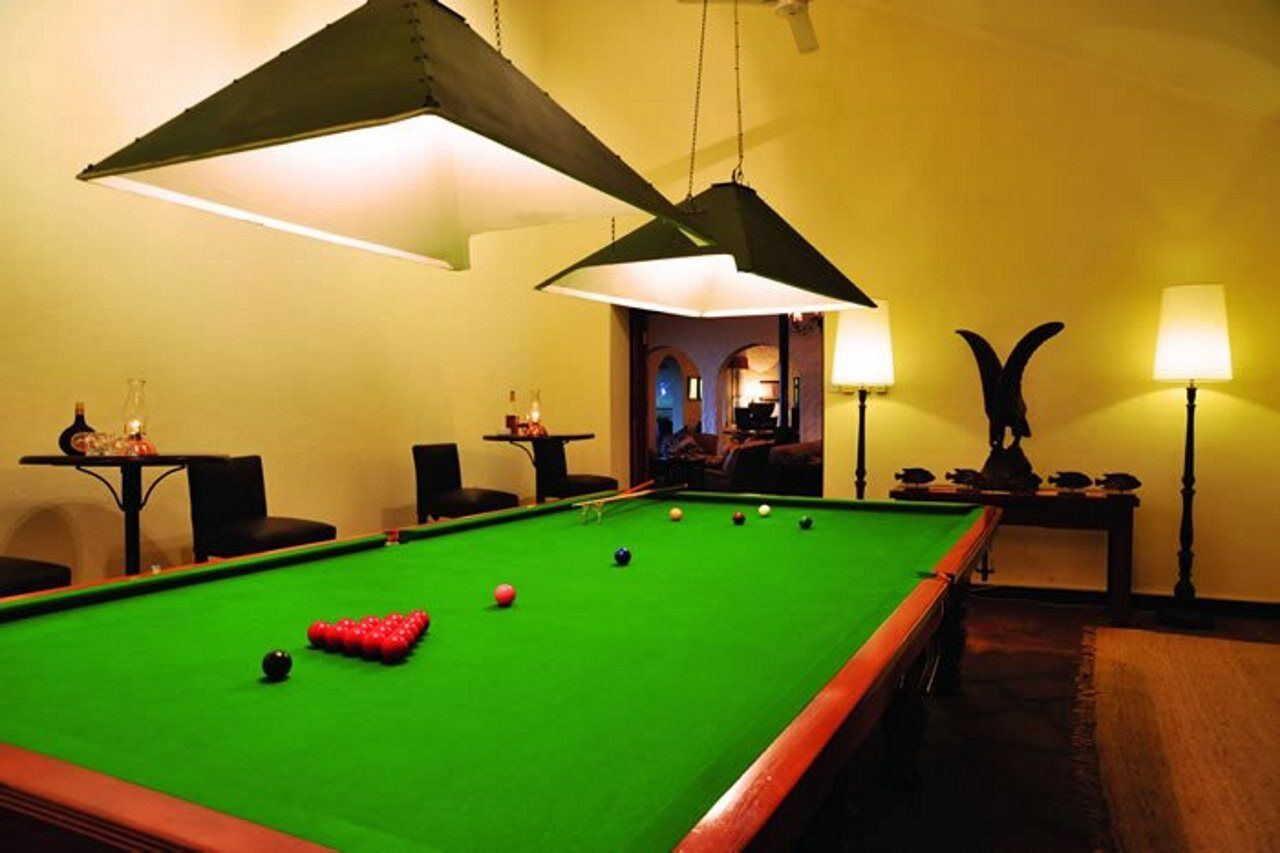 Bumi Hills Safari Lodge Exteriör bild